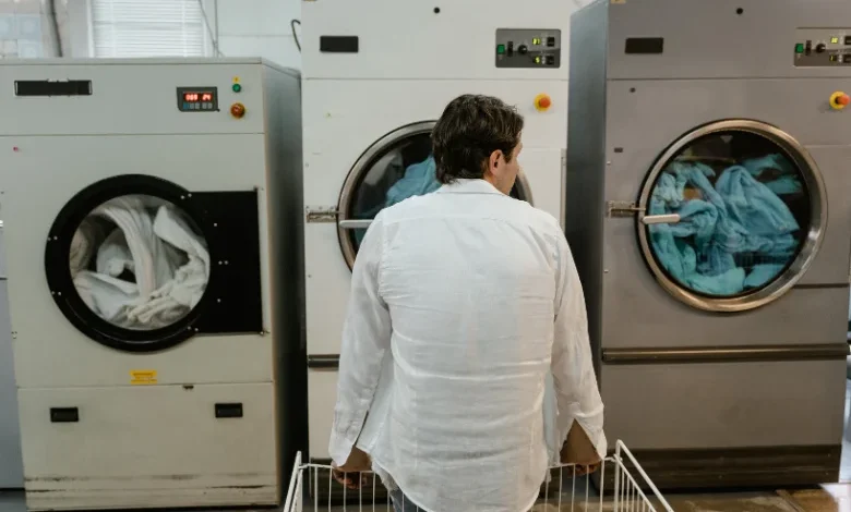 Exploring the Dynamics Steam Cleaning vs. Traditional Washing Methods